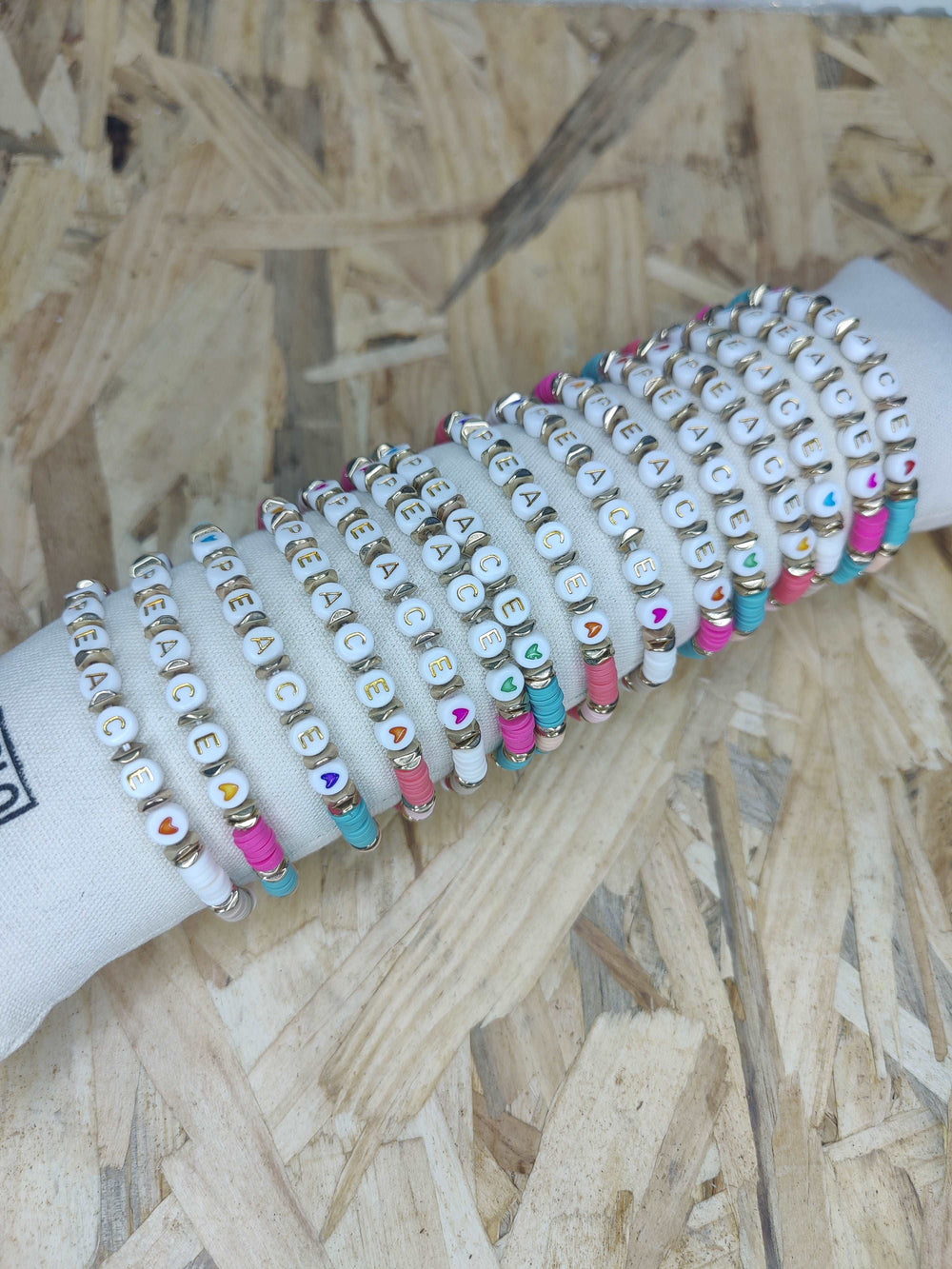 Bracelet Peace Perles de Heishi
