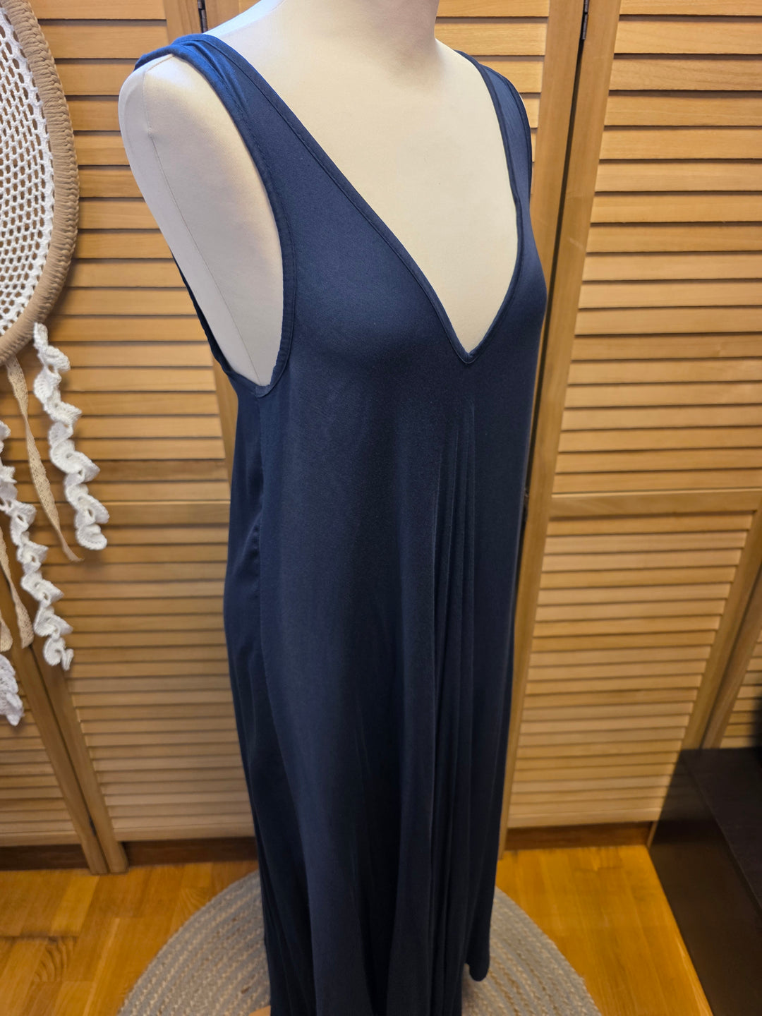 ROBE VISCOSE UNIE A BRETELLES MADY