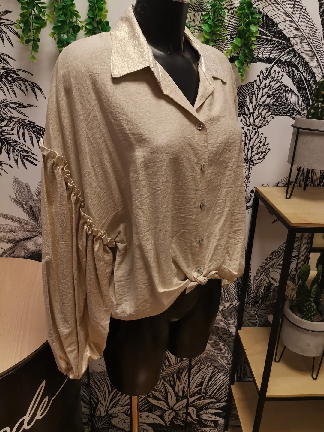CHEMISE COL ET MANCHES DORÉS LAETITIA BEIGE