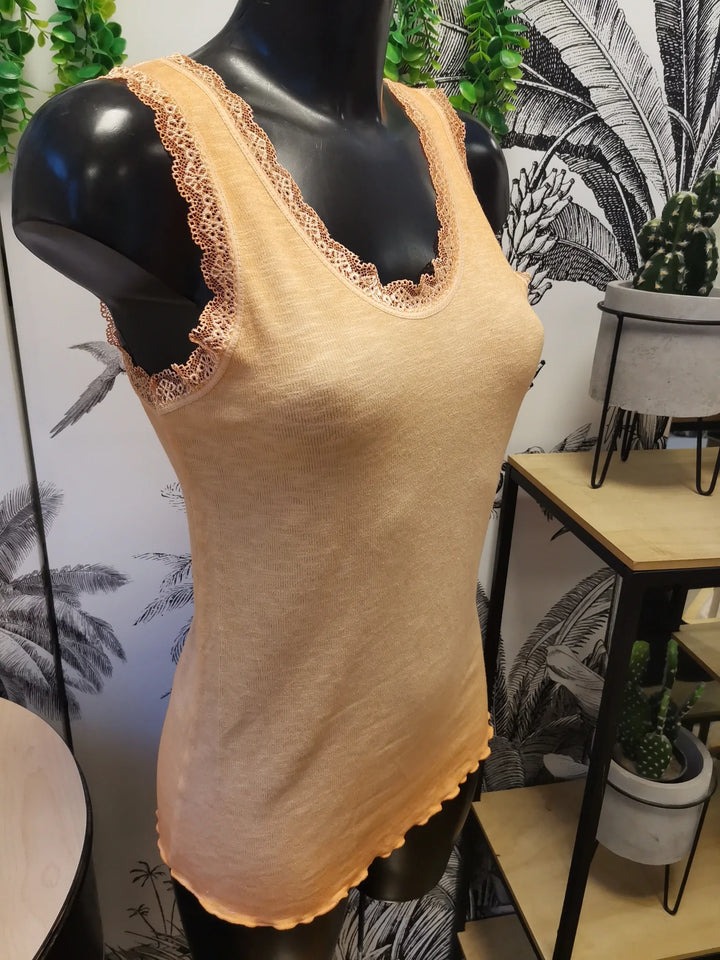 DÉBARDEUR BORDS DENTELLE MANOA