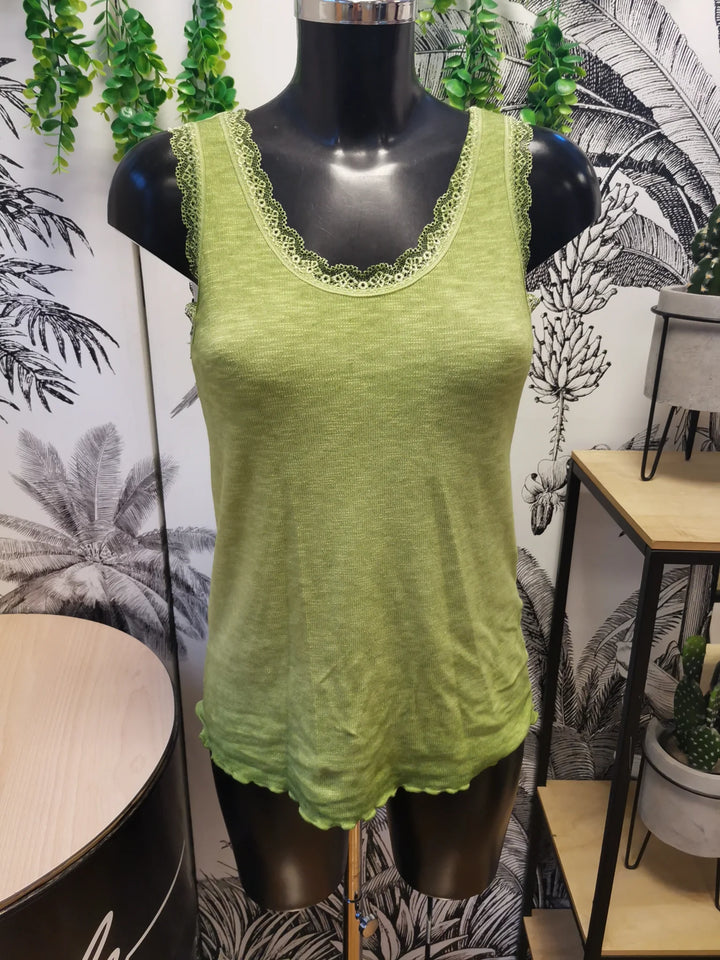 DÉBARDEUR BORDS DENTELLE MANOA